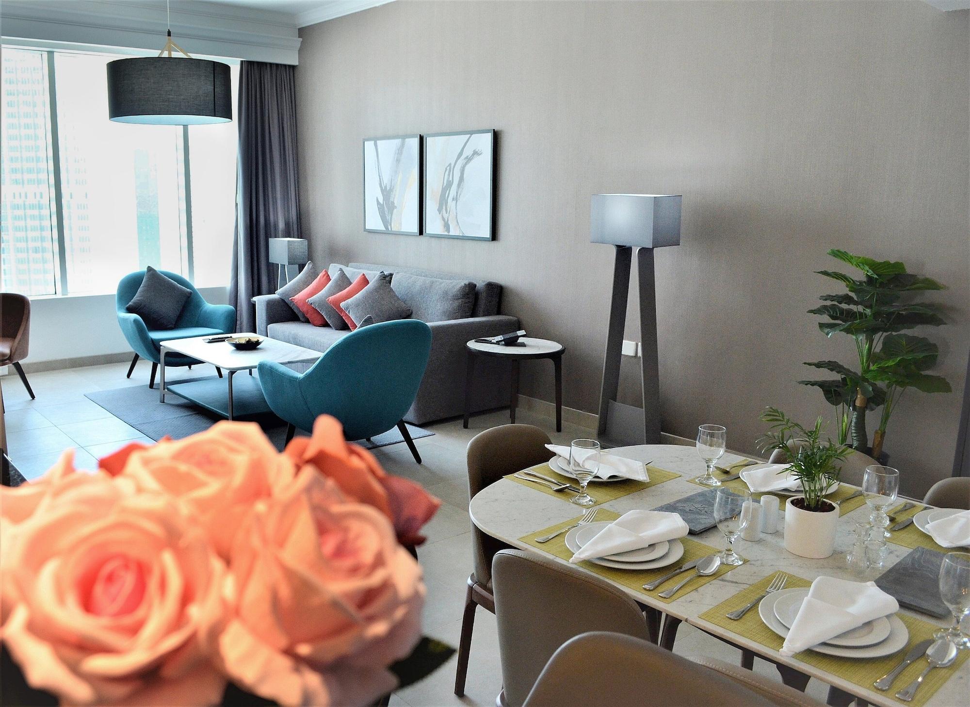 Somerset West Bay Doha Exterior foto A living room in a serviced apartment in Dubai