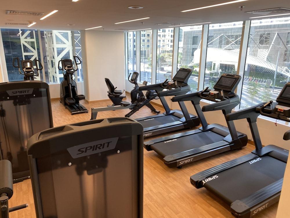 Somerset West Bay Doha Exterior foto A gym in a hotel