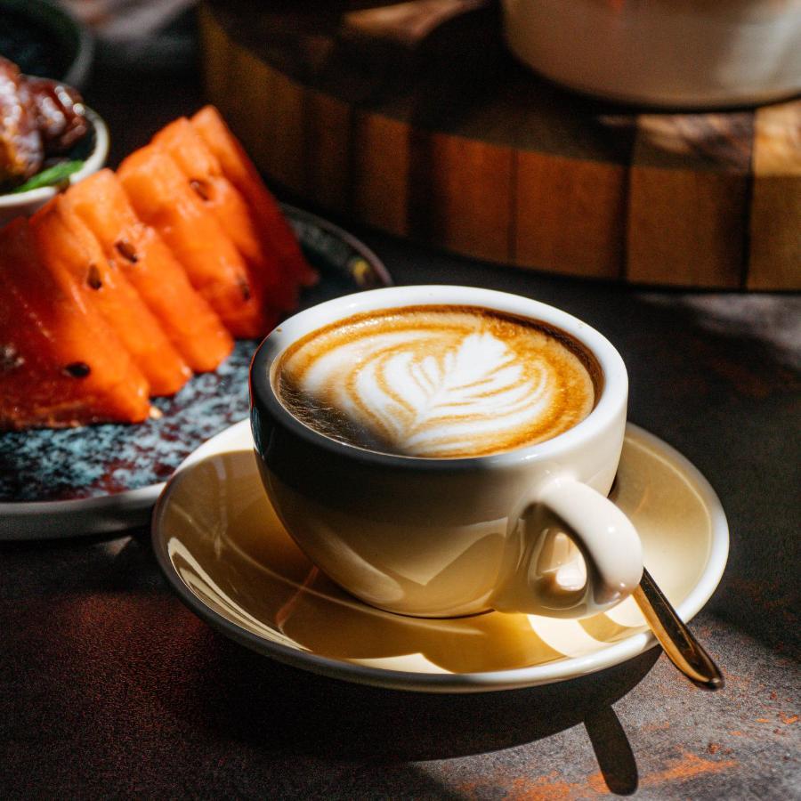 Somerset West Bay Doha Exterior foto A cup of cappuccino