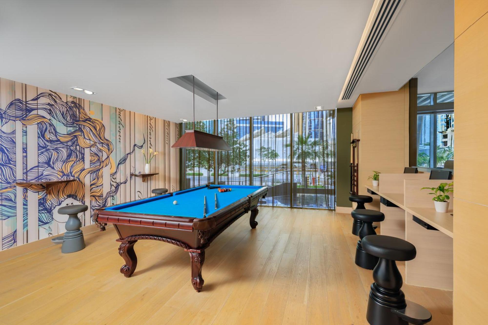 Somerset West Bay Doha Exterior foto The Billiard Room
