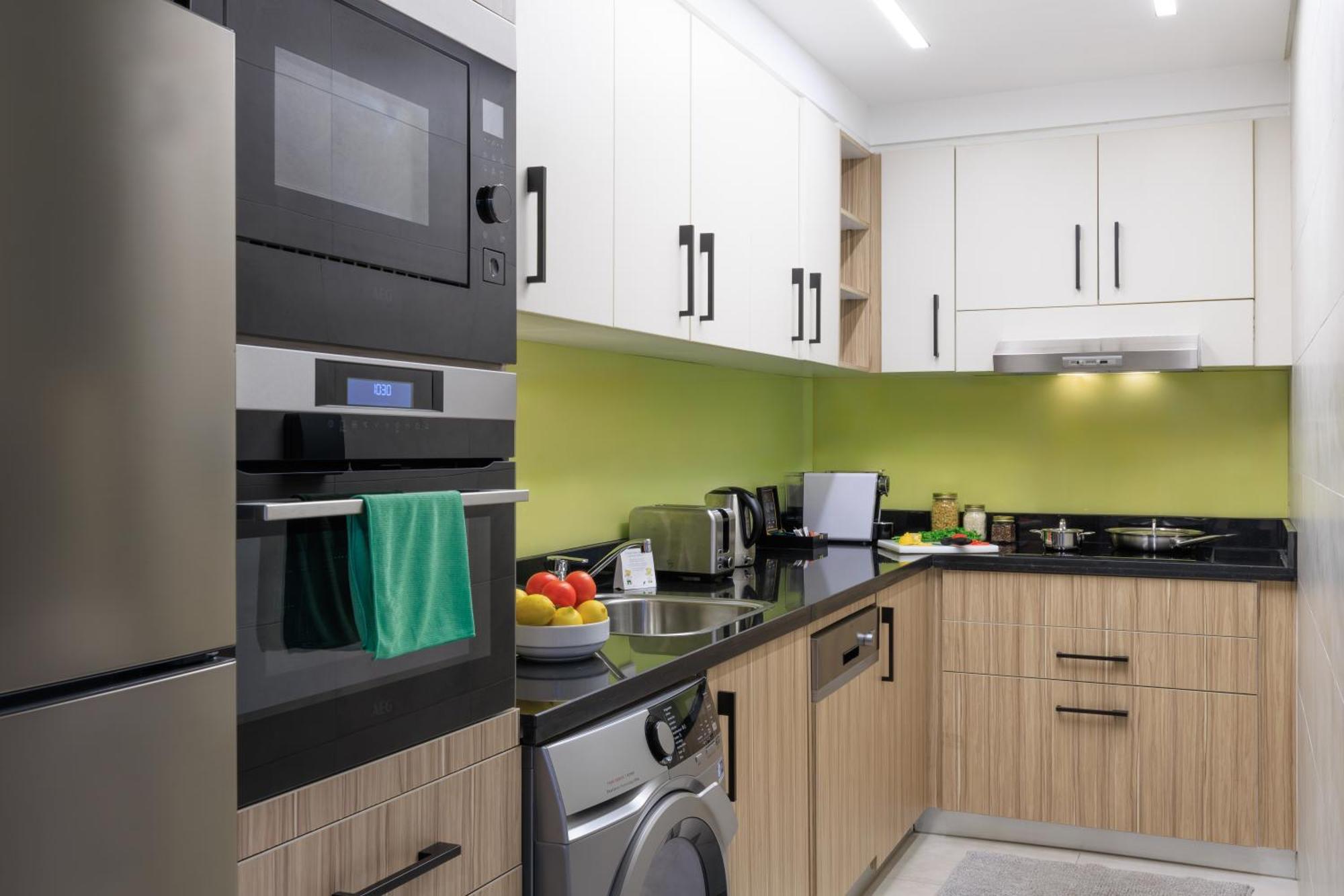 Somerset West Bay Doha Exterior foto A modern kitchen